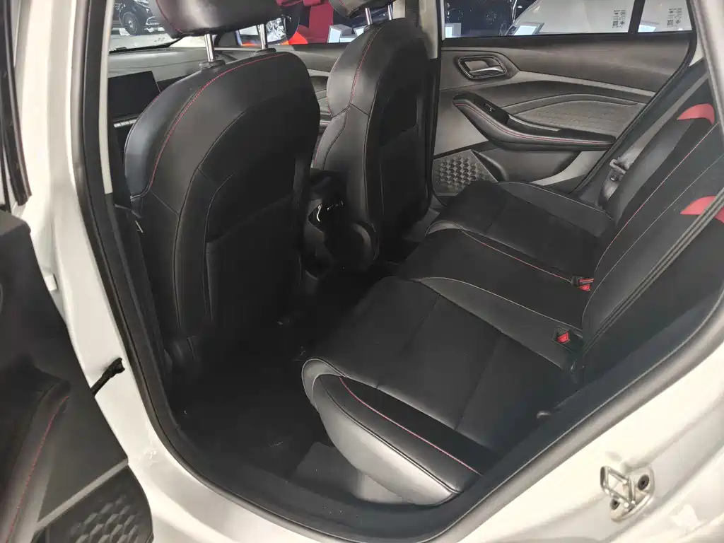 MG5 2023 180DVVT CVT Deluxe Edition купить на сайте DeffCars