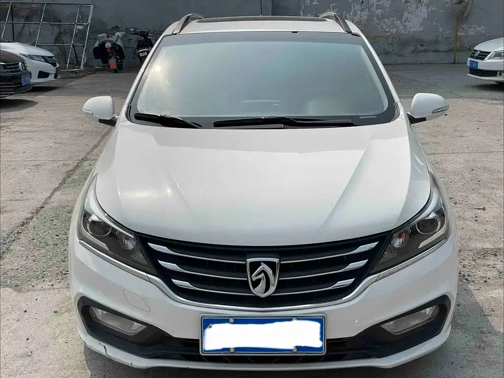 Baojun 310 2017 1.5L automatic luxury model купить на сайте DeffCars