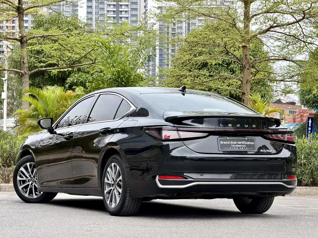 Lexus ES 2025 300h Premium Edition купить на сайте DeffCars