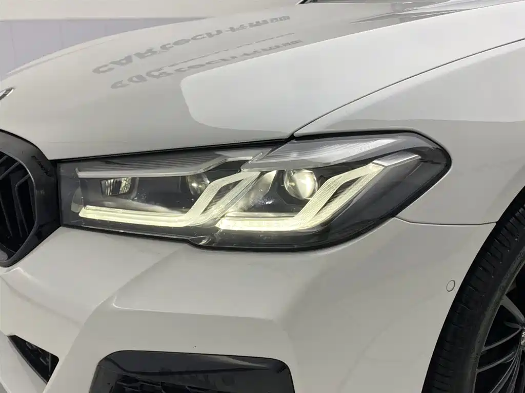 BMW 5 Series 2023 530Li Leading M Sports Package купить на сайте DeffCars
