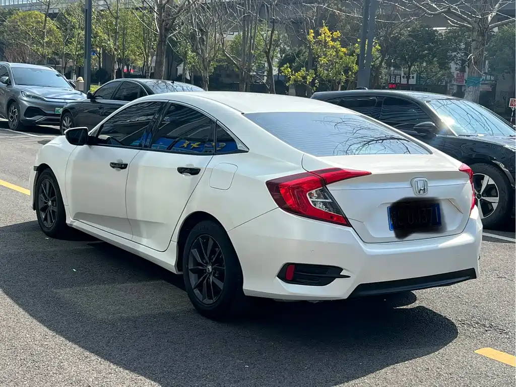 Civic 2019 220TURBO CVT Dynamic Edition National VI купить на сайте DeffCars