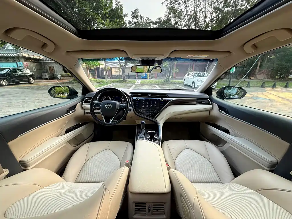 Camry 2019 facelift 2.5G Deluxe Edition купить на сайте DeffCars