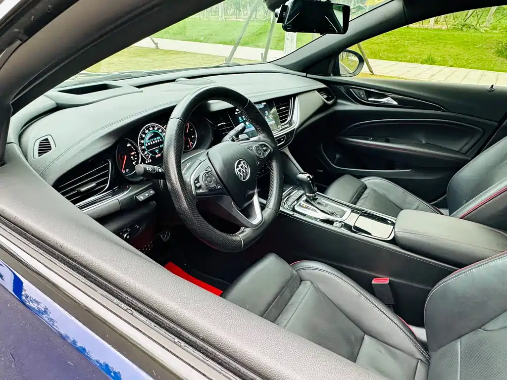 Regal 2019 GS 28T Premium Type National VI купить на сайте DeffCars
