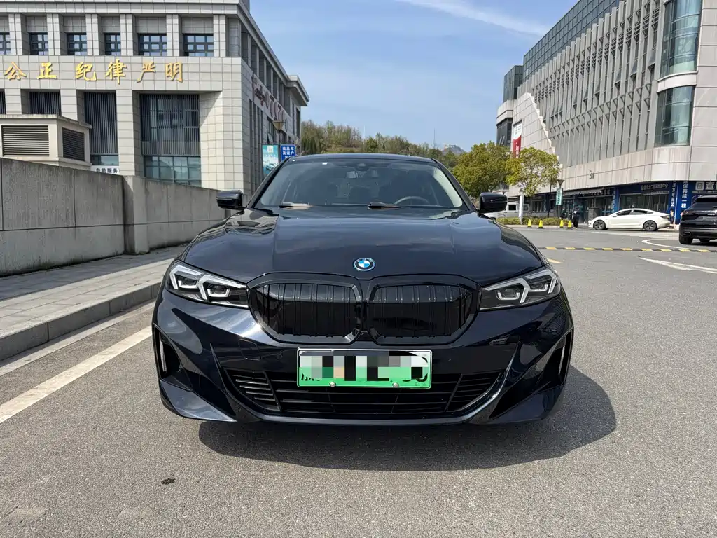 BMW i3 2022 eDrive 35 L купить на сайте DeffCars