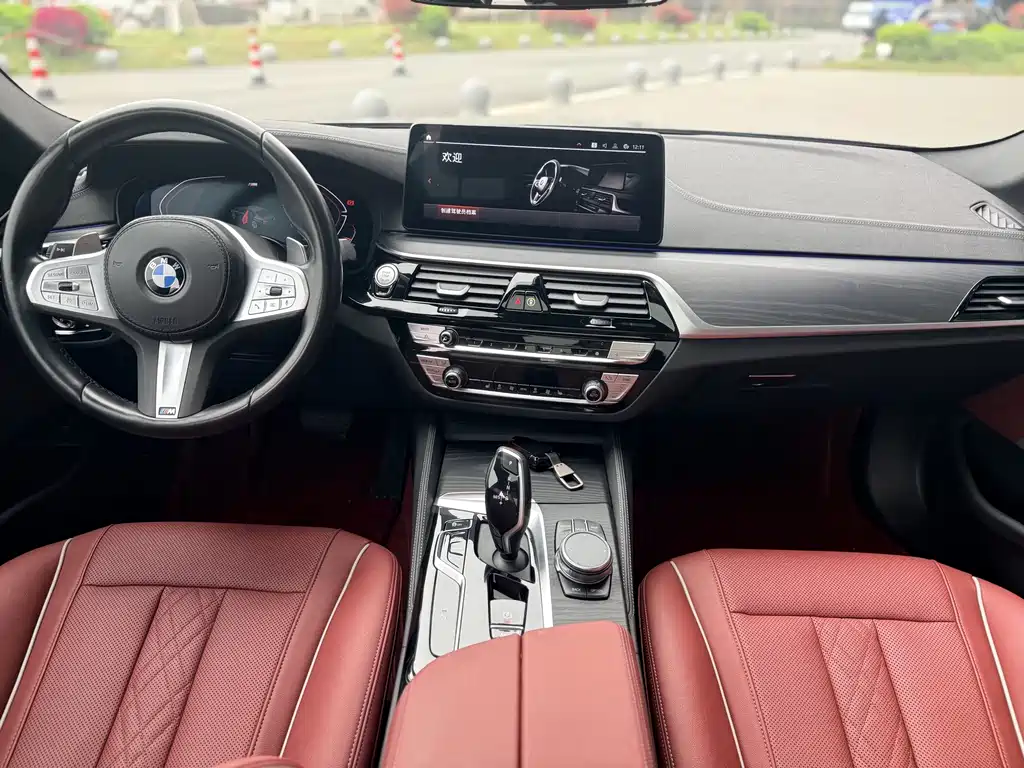 BMW 5 Series 2023 530Li Leading M Sports Package купить на сайте DeffCars