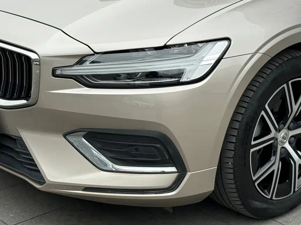 Volvo S60 2024 B4 Zhiyi Luxury Edition купить на сайте DeffCars