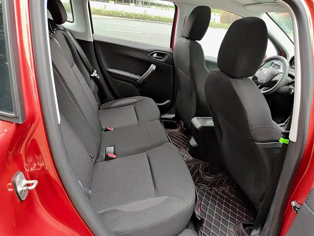 Peugeot 2008 2018 1.6L Automatic Fashion Edition купить на сайте DeffCars