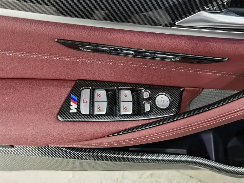 BMW 5 Series 2023 530Li Leading M Sports Package купить на сайте DeffCars