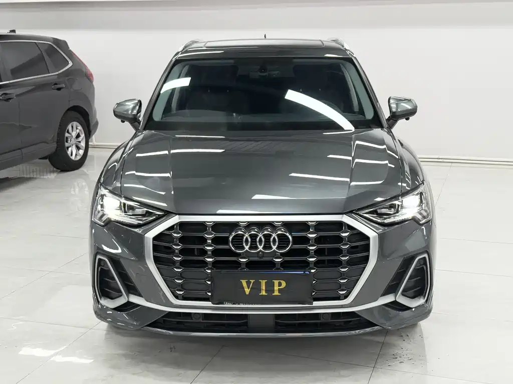 Audi Q3 2023 35 TFSI Fashionable and Dynamic (1.4T) купить на сайте DeffCars