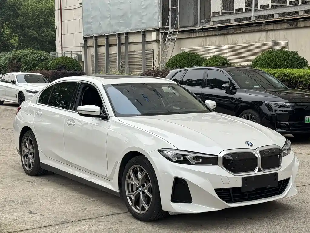 BMW i3 2024 eDrive 35 L купить на сайте DeffCars