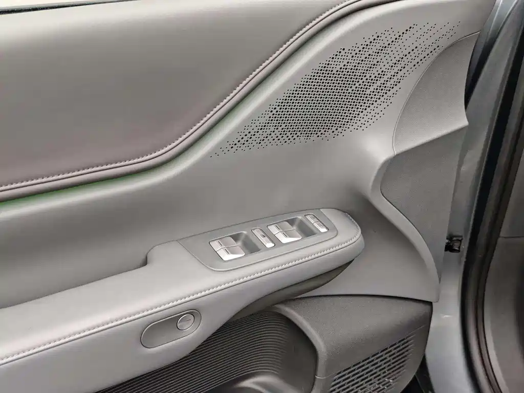 Xpeng G6 2025 model 625 long battery life Max flagship version купить на сайте DeffCars