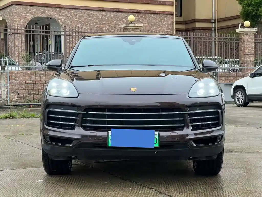 Cayenne New Energy 2021 Cayenne E-Hybrid 2.0T купить на сайте DeffCars