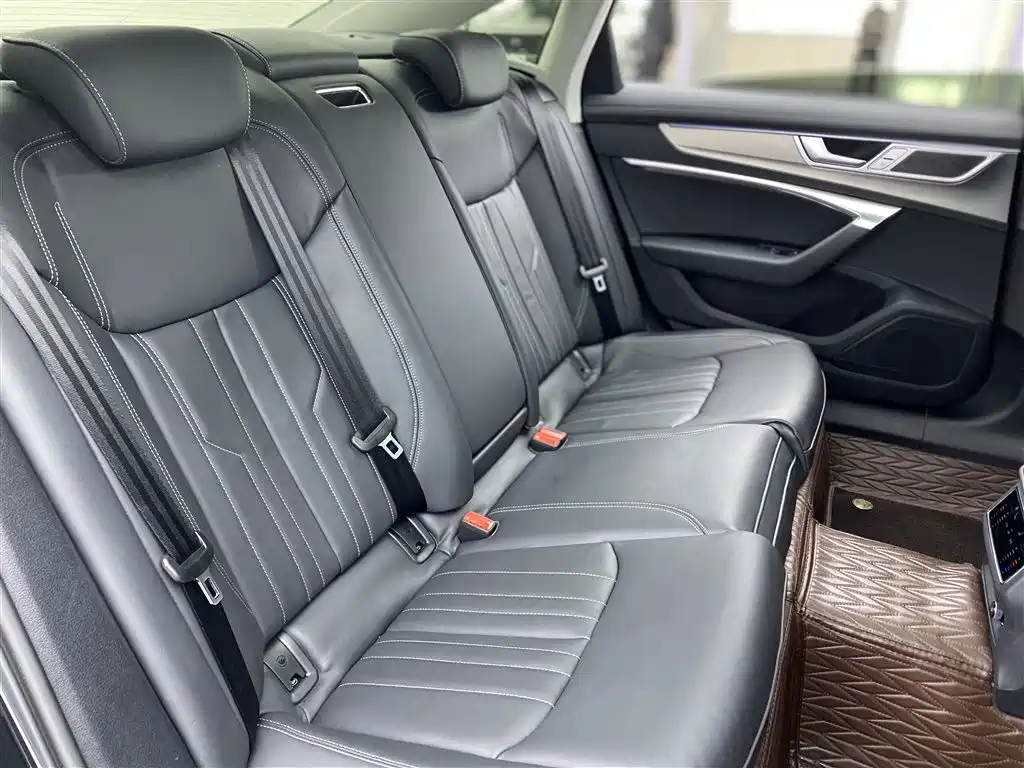 Audi A6L 2024 45 TFSI Premium Elegant Model купить на сайте DeffCars