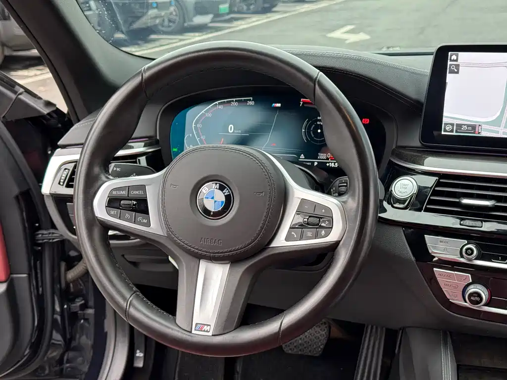 BMW 5 Series 2022 525Li M Sports Package купить на сайте DeffCars