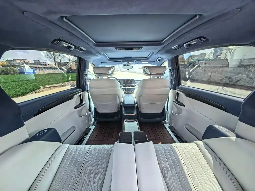 Buick GL8 2020 Avenir Four-seater Premium Edition купить на сайте DeffCars