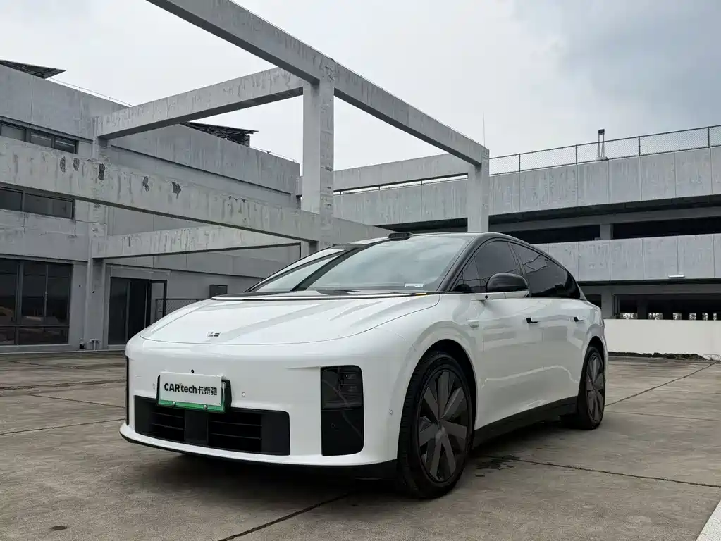 Ideal i6 2025 four-wheel drive standard version купить на сайте DeffCars