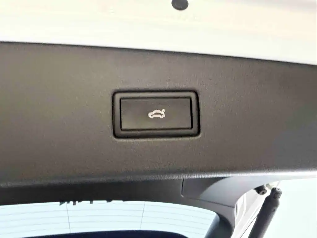 Tiguan L 2023 facelift 330TSI automatic two-wheel drive R-Line version купить на сайте DeffCars