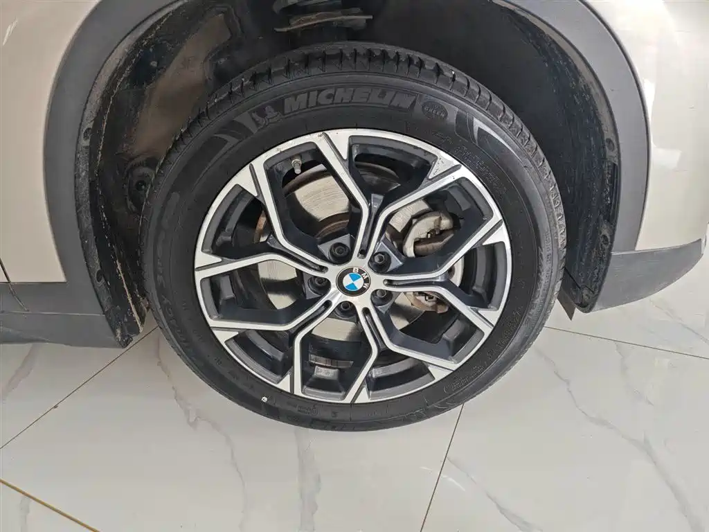 BMW X1 2022 sDrive25Li Leading Model купить на сайте DeffCars