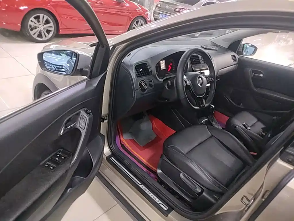 Polo 2016 1.4L Cross Polo automatic купить на сайте DeffCars