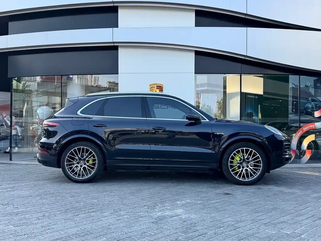 Cayenne New Energy 2020 Cayenne E-Hybrid 2.0T купить на сайте DeffCars