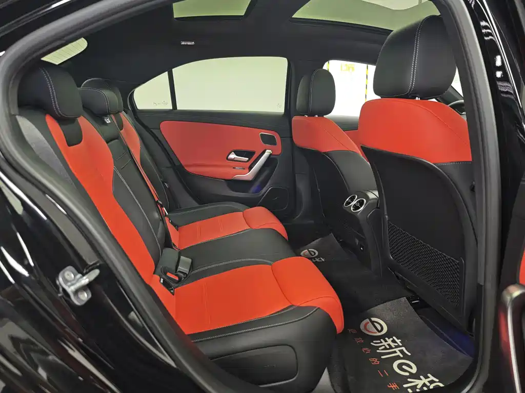 Mercedes-Benz A-Class AMG 2025 facelift AMG A 35 L 4MATIC купить на сайте DeffCars