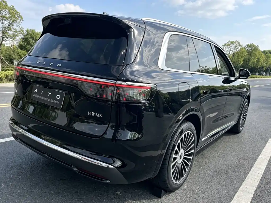 Wenjie M8 2025 extended range Max+ version 53.4kWh 6-seater version 192-line lidar) купить на сайте DeffCars