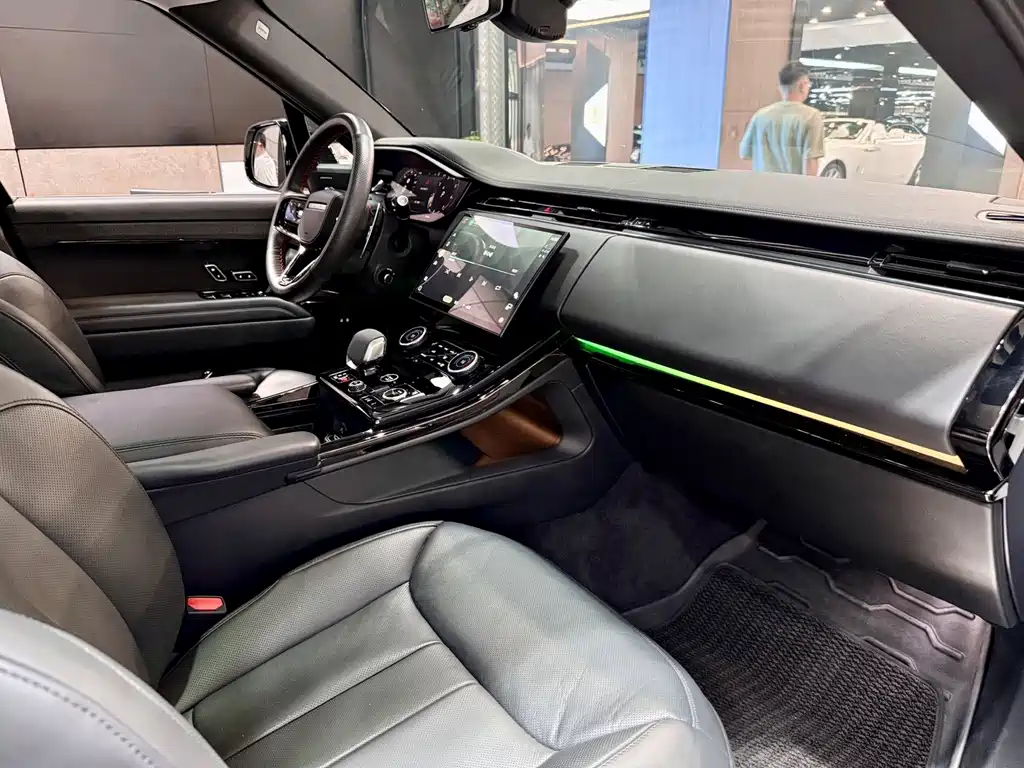 Range Rover Sport 2023 400PS Dynamic SE купить на сайте DeffCars