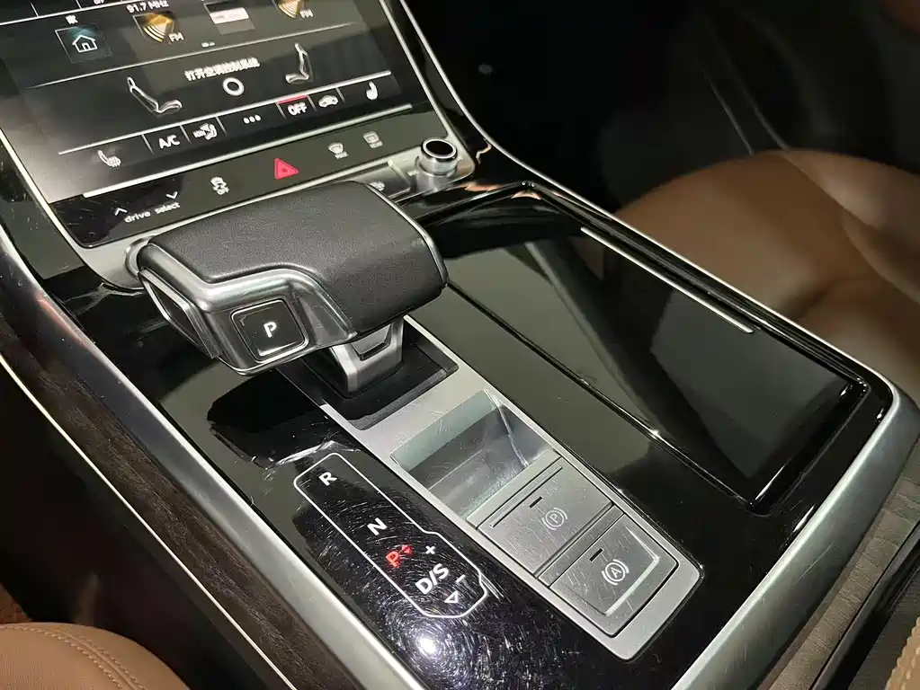 Audi Q7 2020 55 TFSI quattro S line sports купить на сайте DeffCars
