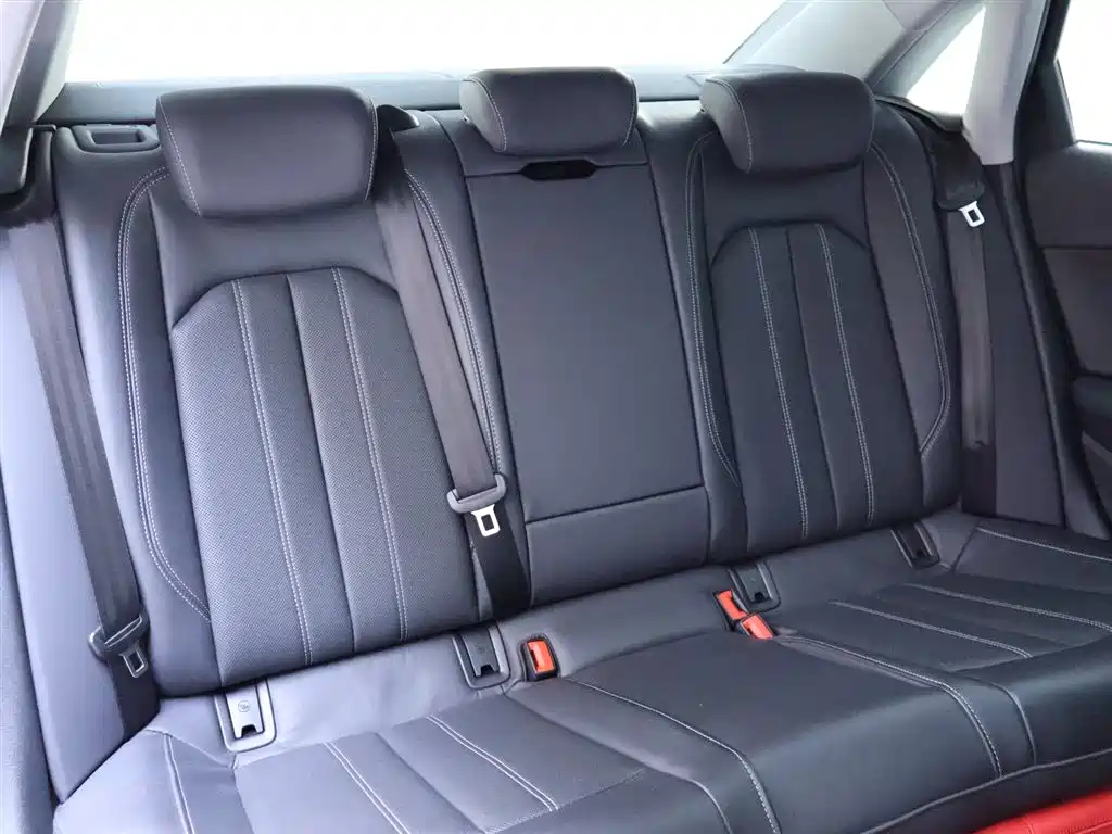 Audi A4L 2023 40 TFSI Fashionable and Dynamic купить на сайте DeffCars