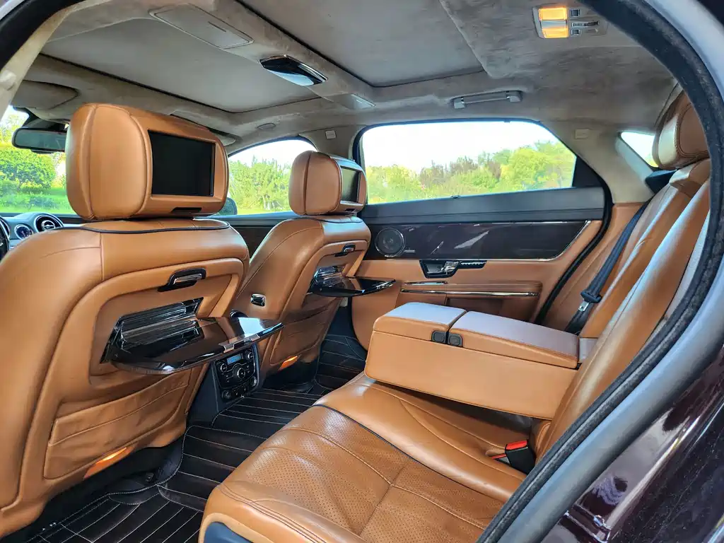 Jaguar XJ 2013 XJL 3.0 SC four-wheel drive flagship business version купить на сайте DeffCars