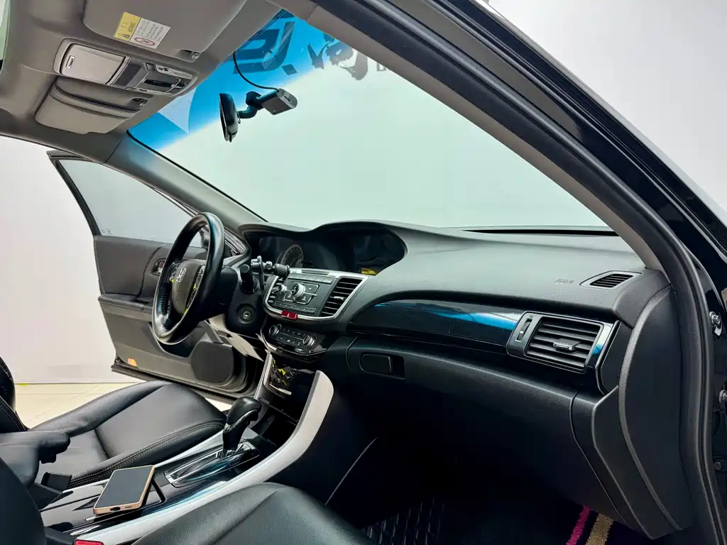 Accord 2016 2.0L Comfort Edition купить на сайте DeffCars