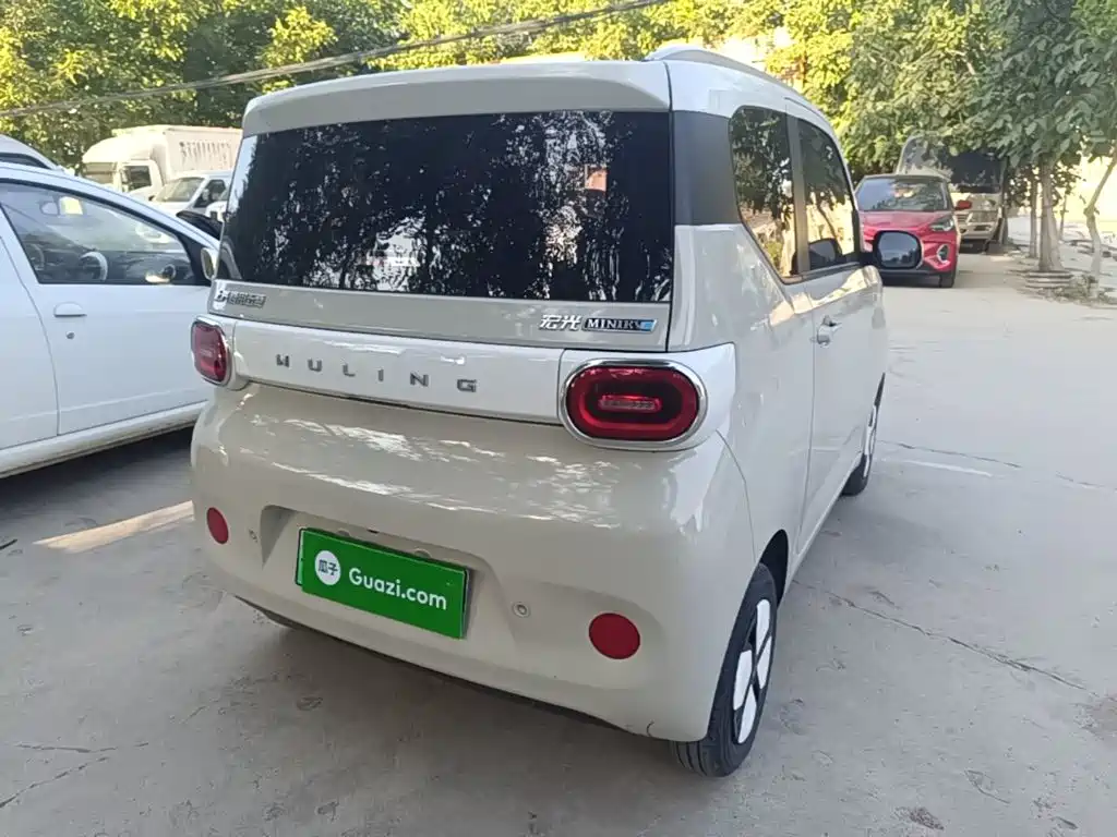 Hongguang MINIEV 2024 third generation 215km advanced version купить на сайте DeffCars