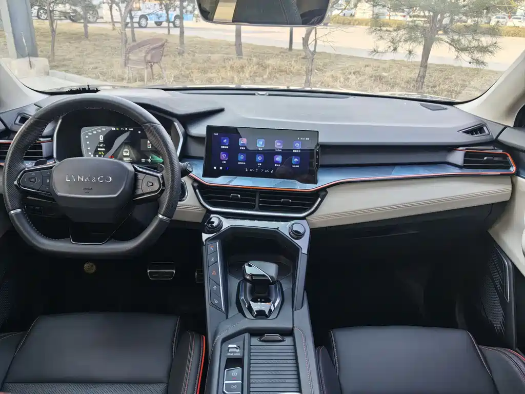 Lynk & Co 06 2020 1.5T Yao Halo купить на сайте DeffCars