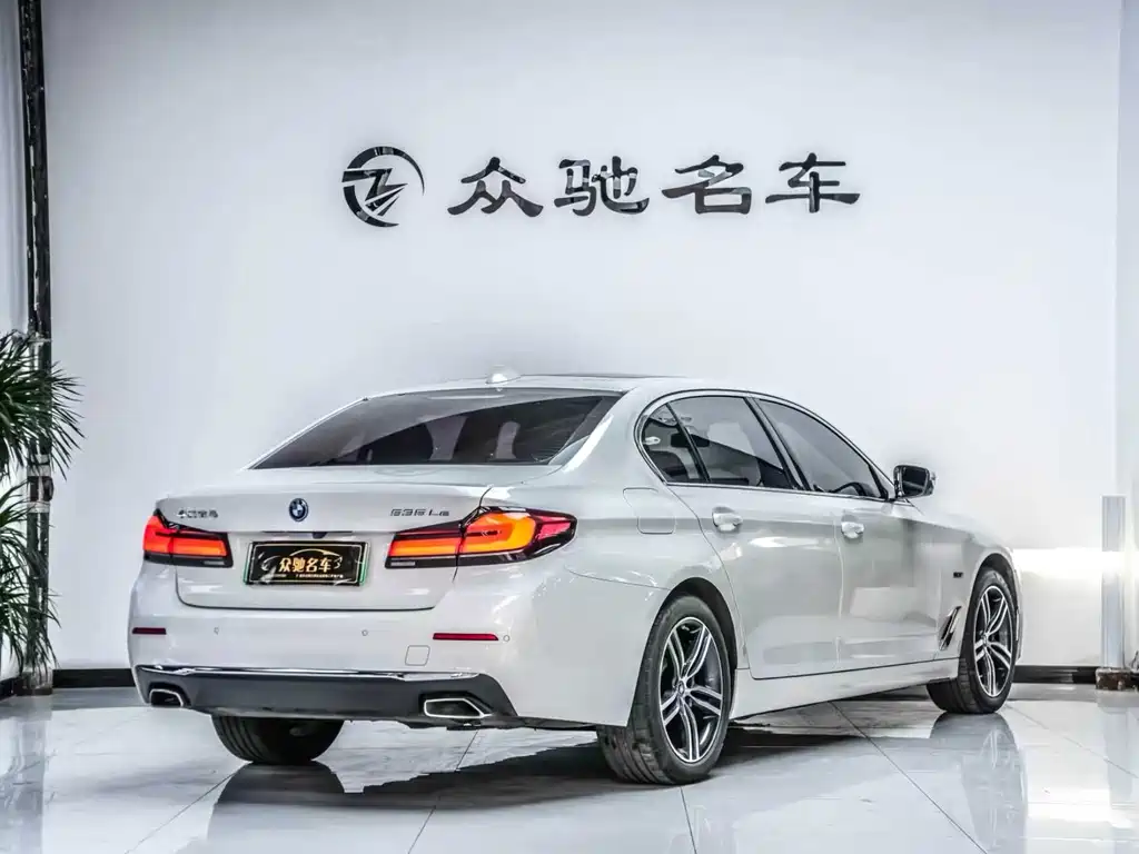 BMW 5 Series New Energy 2022 Model 535Le Luxury Package купить на сайте DeffCars
