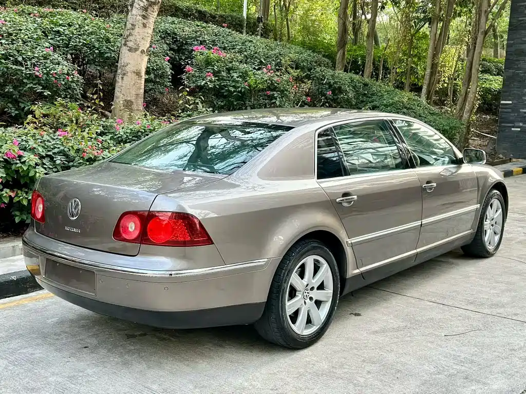 Phaeton 2009 3.6L V6 5-seat extended luxury version купить на сайте DeffCars