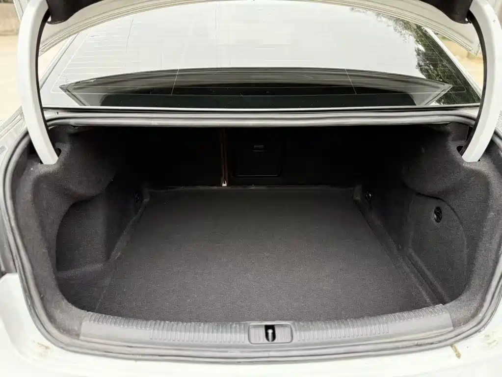 Audi A3 2016 Limousine 35 TFSI LinkedIn type купить на сайте DeffCars
