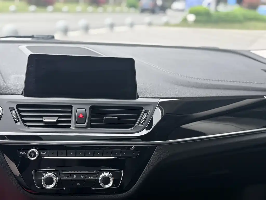 BMW 1 Series 2018 118i Sports купить на сайте DeffCars