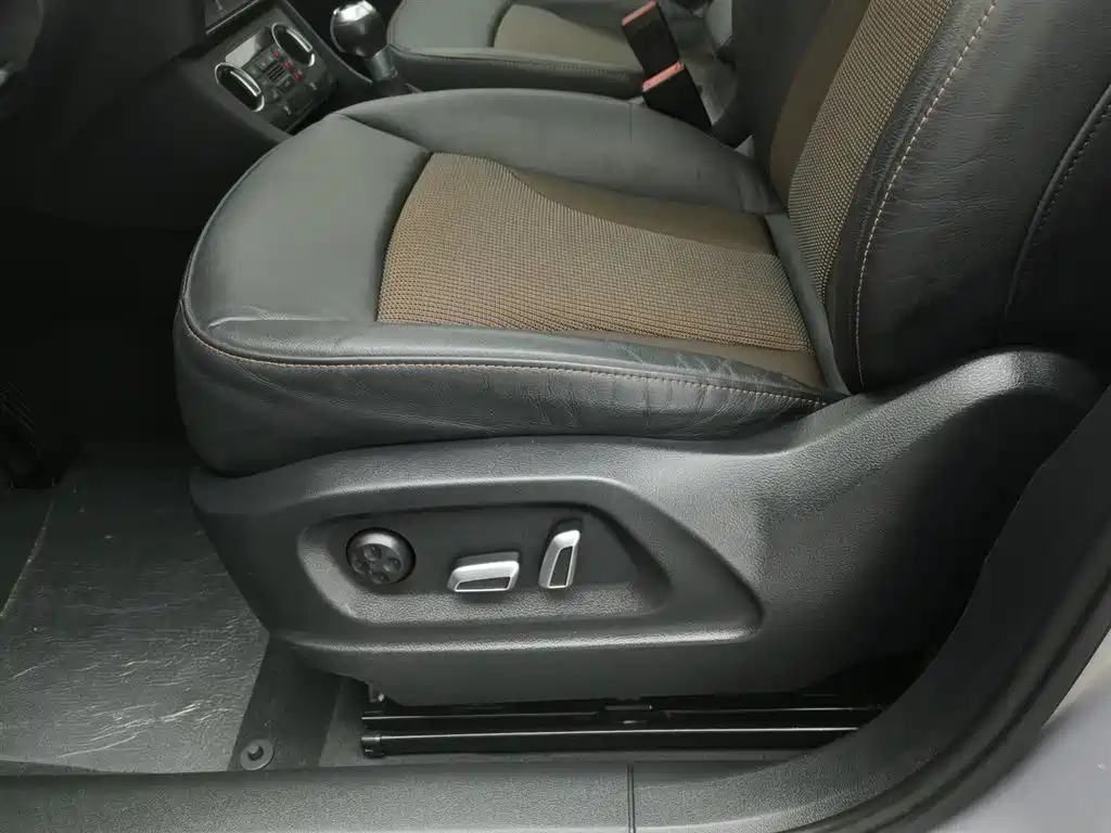 Audi Q3 2018 30th Anniversary Model 30 TFSI Fashion Model купить на сайте DeffCars