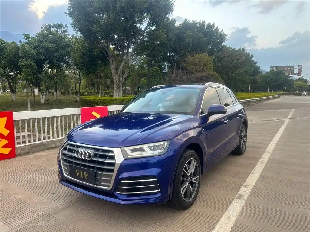 Audi Q5L 2018 40 TFSI enjoys fashionable style, National V купить на сайте DeffCars