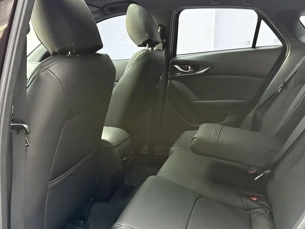 Mazda CX-4 2021 2.0L automatic two-wheel drive Blue Sky Exploration Edition купить на сайте DeffCars