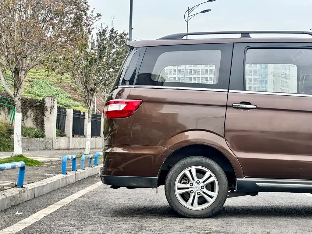 BAIC Huansu H2 2015 1.5L AMT premium model BJ415C купить на сайте DeffCars
