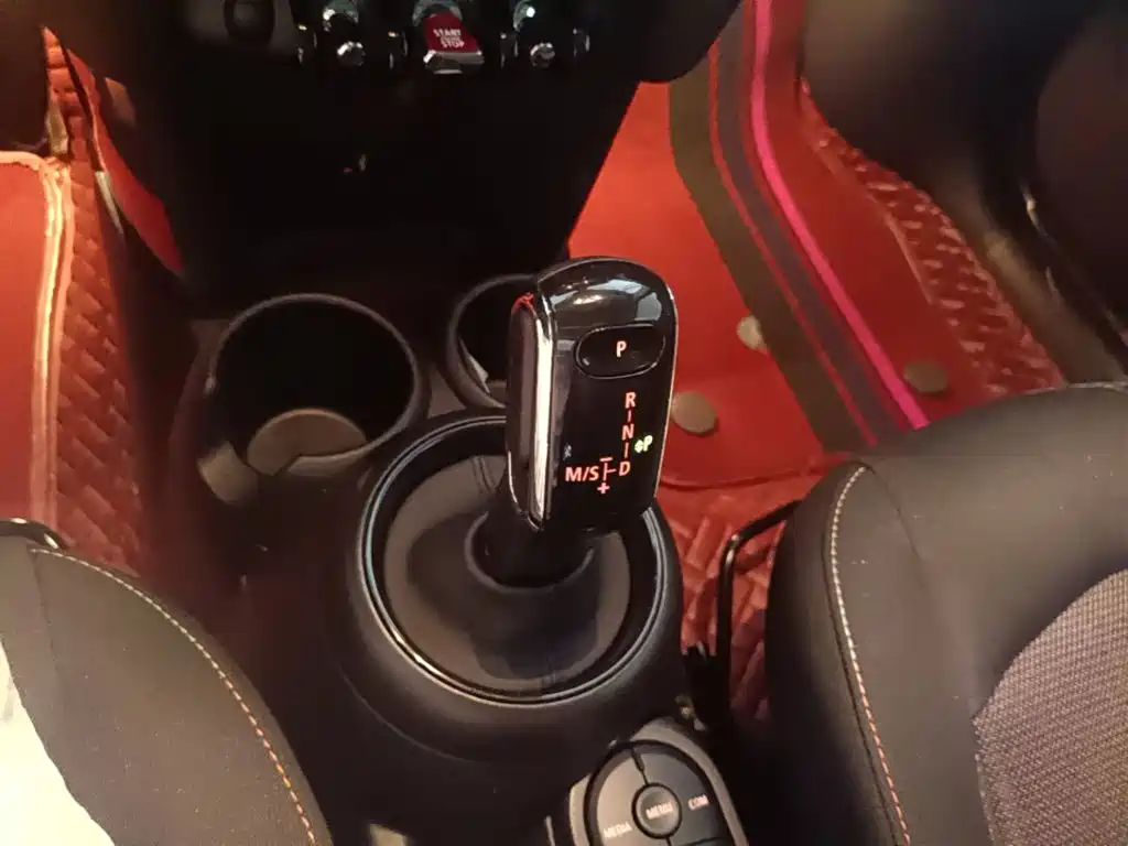 MINI 2023 1.5T ONE купить на сайте DeffCars