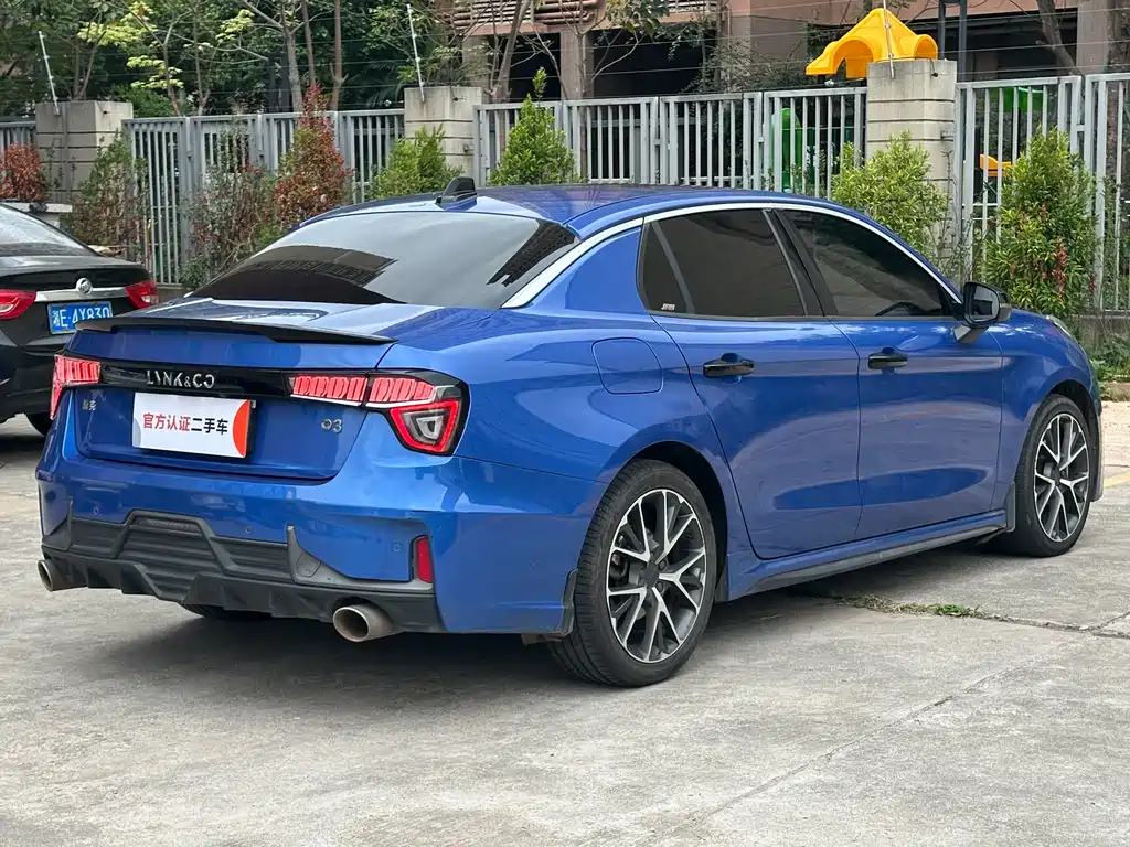 Lynk & Co 03 2021 1.5TD DCT Champion Edition купить на сайте DeffCars