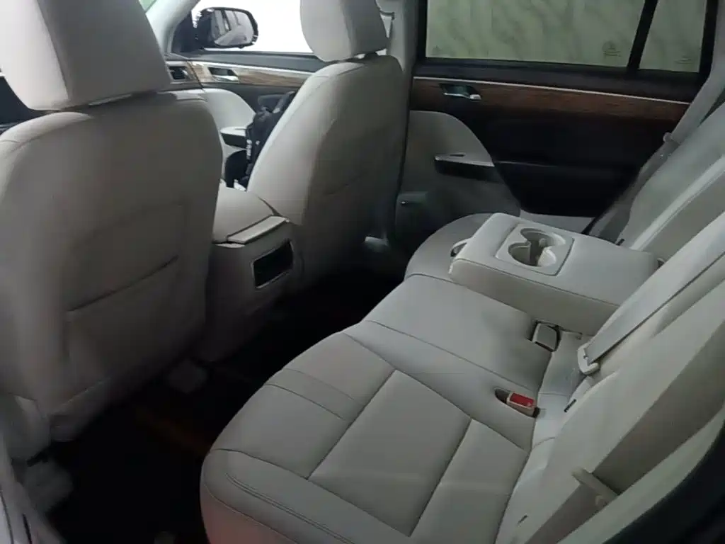 Trumpchi GS8 2017 320T 2WD Luxury Connected Edition (seven seats) купить на сайте DeffCars