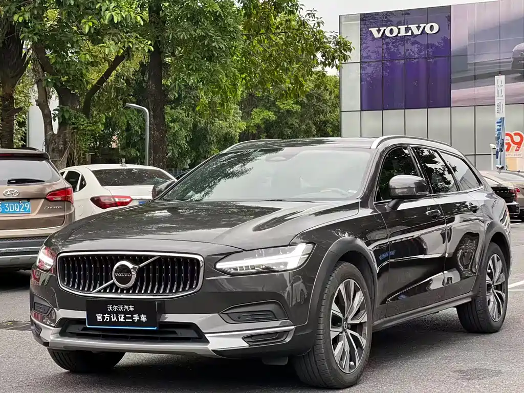 Volvo V90 2022 Cross Country B5 AWD Zhiyuan Edition купить на сайте DeffCars