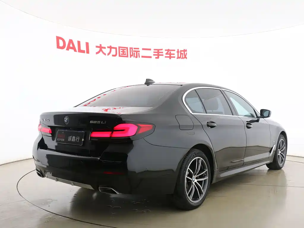 BMW 5 Series 2022 525Li M Sports Package купить на сайте DeffCars