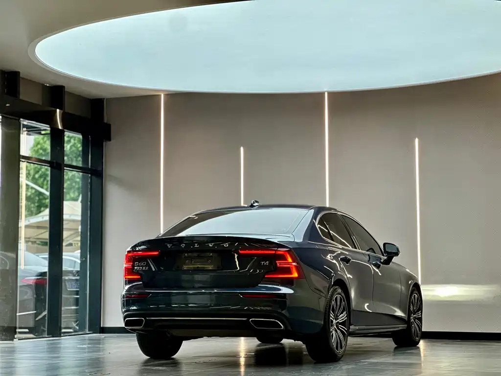 Volvo S60 2021 T4 Zhiyuan Luxury Edition купить на сайте DeffCars