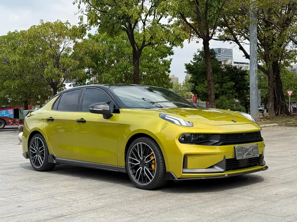 Lynk & Co 03 2021 03+ 2.0TD automatic performance package version купить на сайте DeffCars