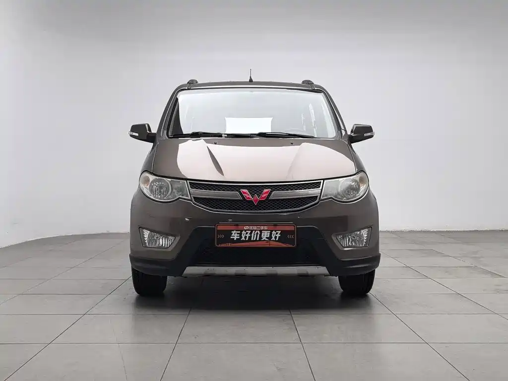 Wuling Hongguang 2014 1.5L S luxury model купить на сайте DeffCars