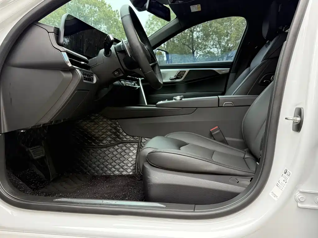 Cadillac CT6 2023 28T luxury model купить на сайте DeffCars